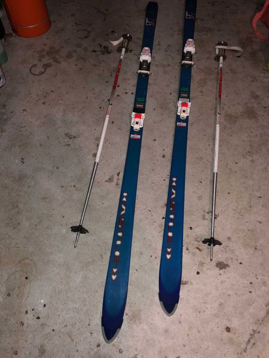 2 skys com 2 pegas bom estado