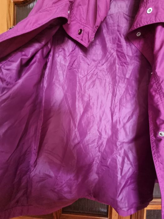 Куртка, дощовик малинового кольору