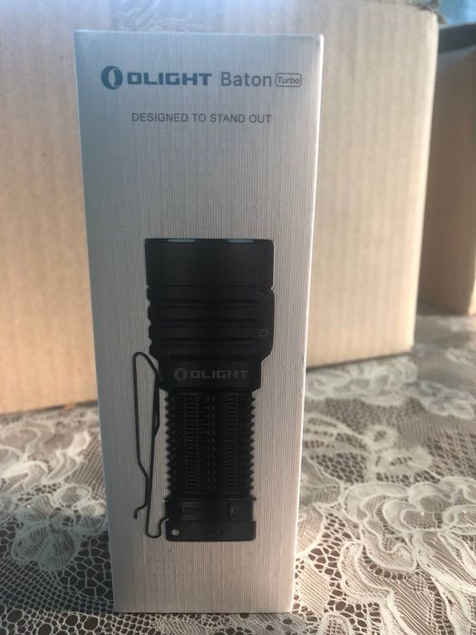 Olight Baton Turbo чорний ліхтарик
