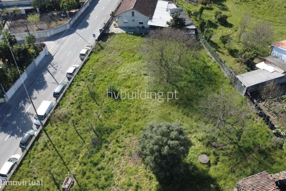Terreno para construção + Moradia em Galegos (Santa Maria)