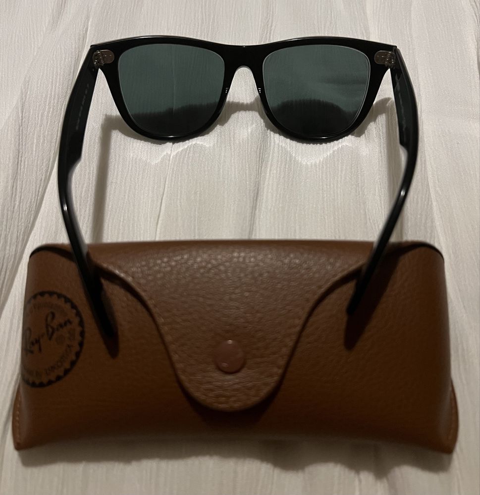 Ray-Ban wayfarer