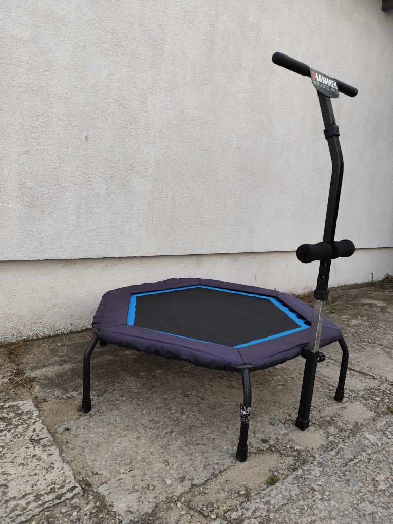 Trampolina do ćwiczeń z regulowanym uchwytem fitness