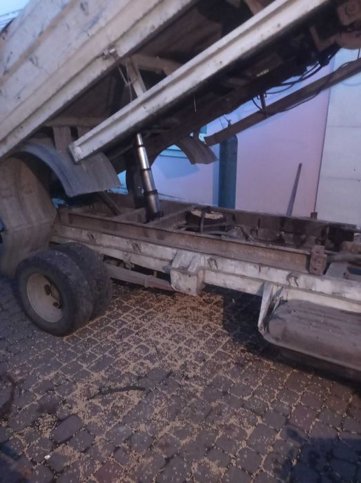 Мерседес 410 .2.9 самоскид евакуатор.