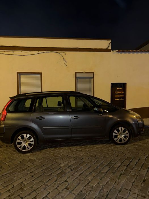 Carrinha de 7 lugares