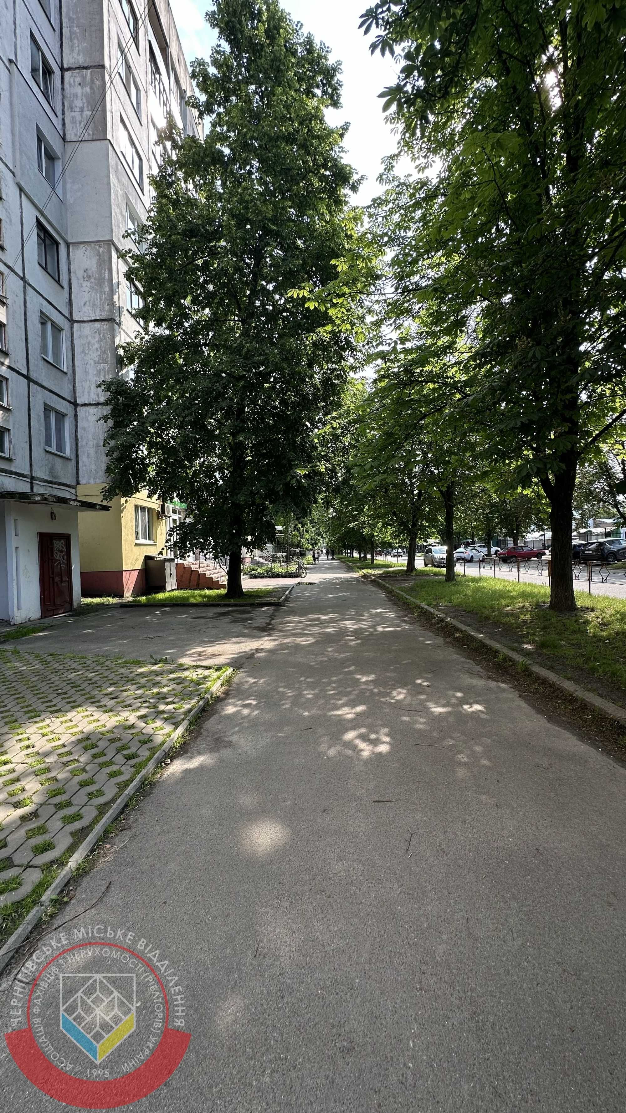 RLT K01 Оренда фасадного комерційного приміщення, вул. Всіхсвятська