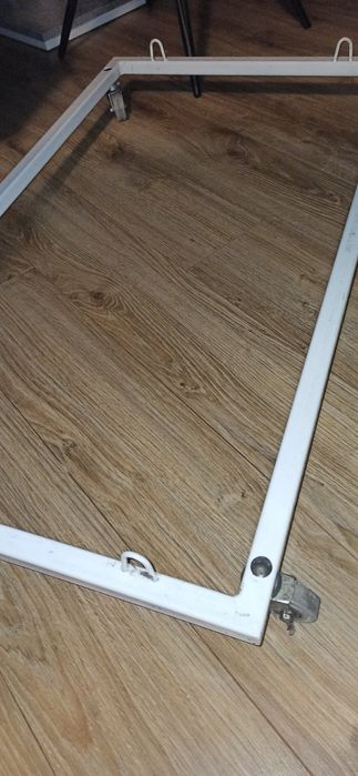 Podest pod kosze sklepowe# podest na kołkach #