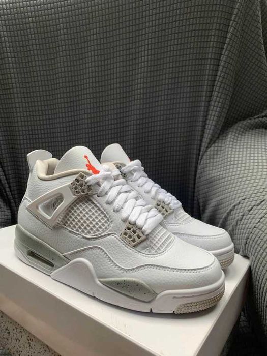 Buty meskie Mokasyny Jordan_4_Retro_Tech_White_Oreo R.38