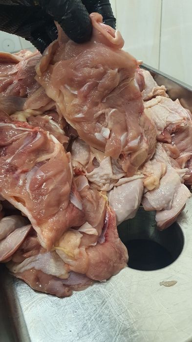 Гуляш курячий. Мясо ніжки.