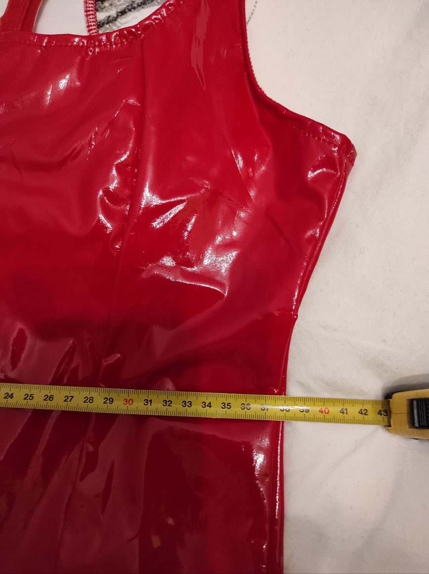 Sukienka czerwona Latex