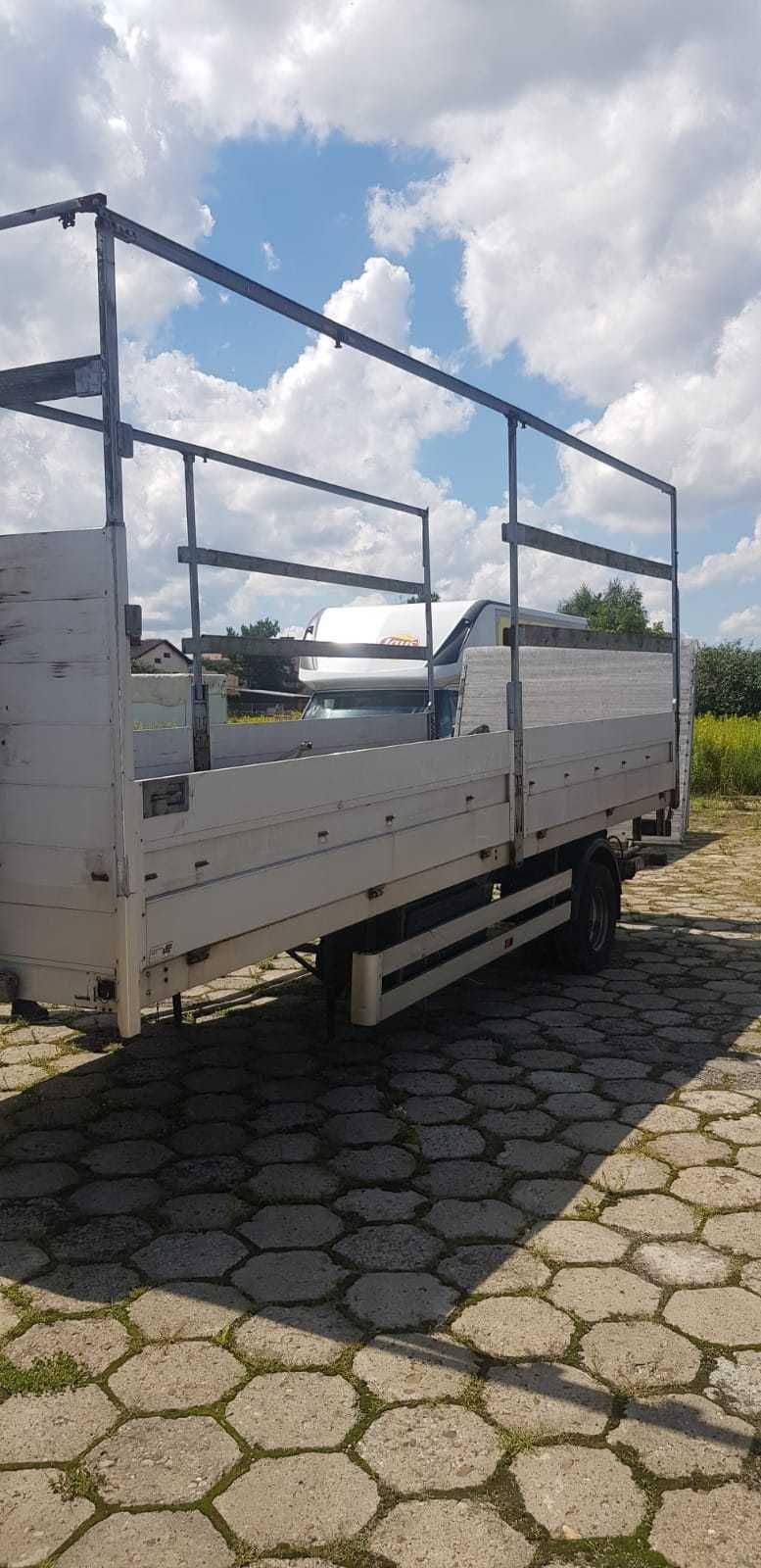 Naczepa aluminiowa pod Iveco Daily, ciągnik siodłowy kompresor zestaw