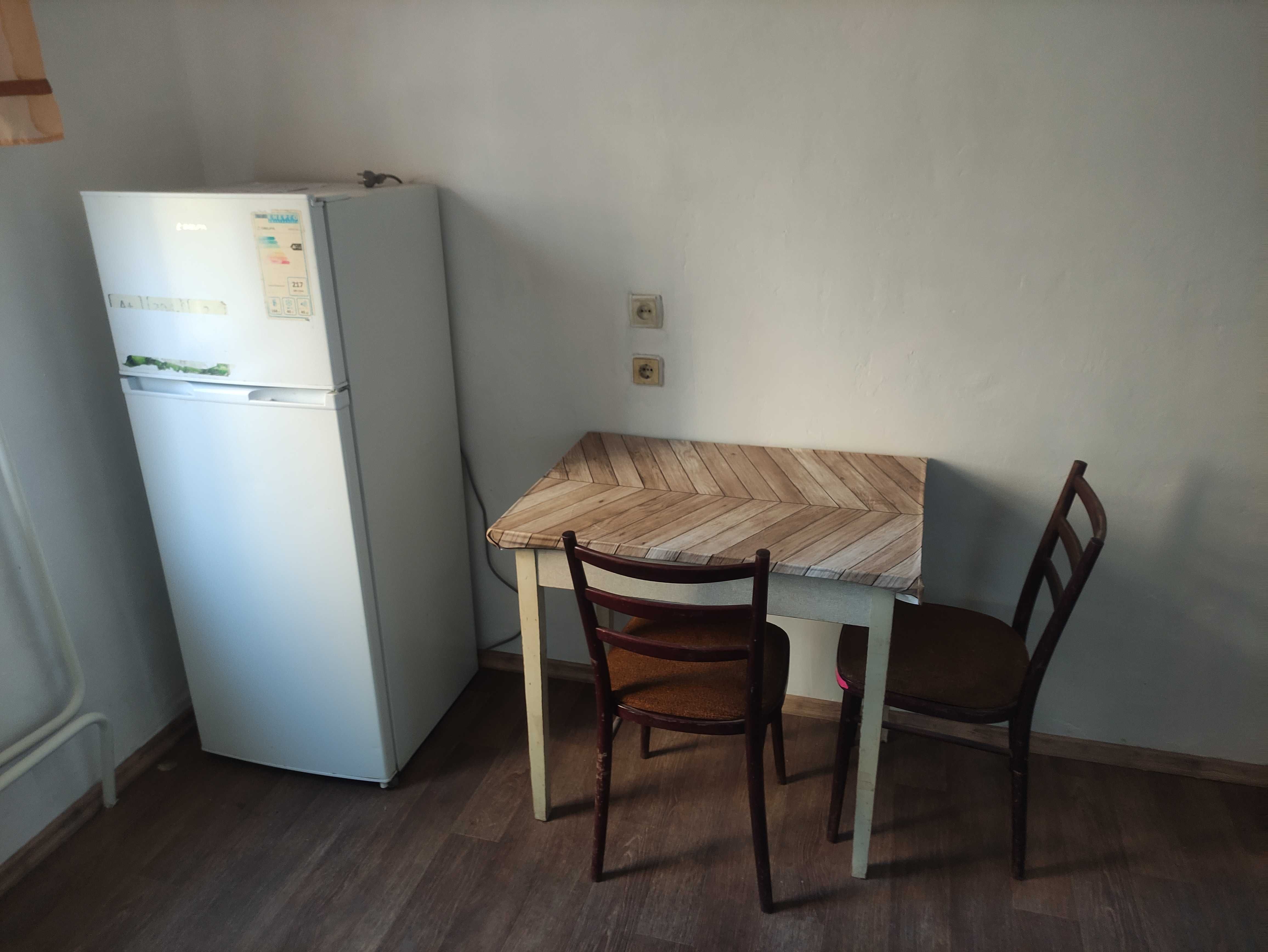 Продам квартиру 2 кімнатну.