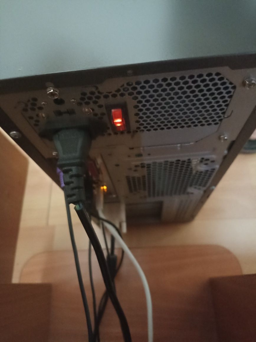 Комп'ютер з монітором