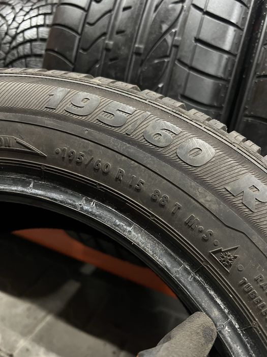 Шини,Резина,Пара,Зима 195/60/15 88T Semperit Master-Grip2