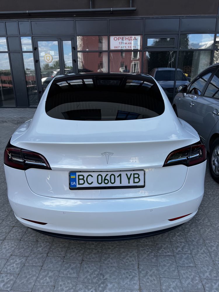 Tesla 3 2019 SR+