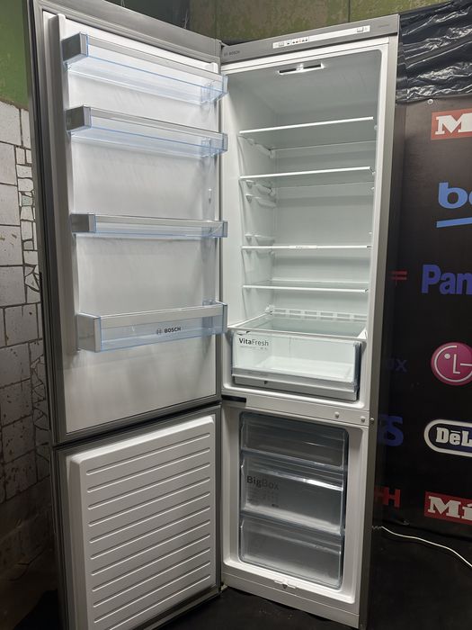 Холодильник Bosch / А+++ / 2 м / VitaFresh/ LowFrost/