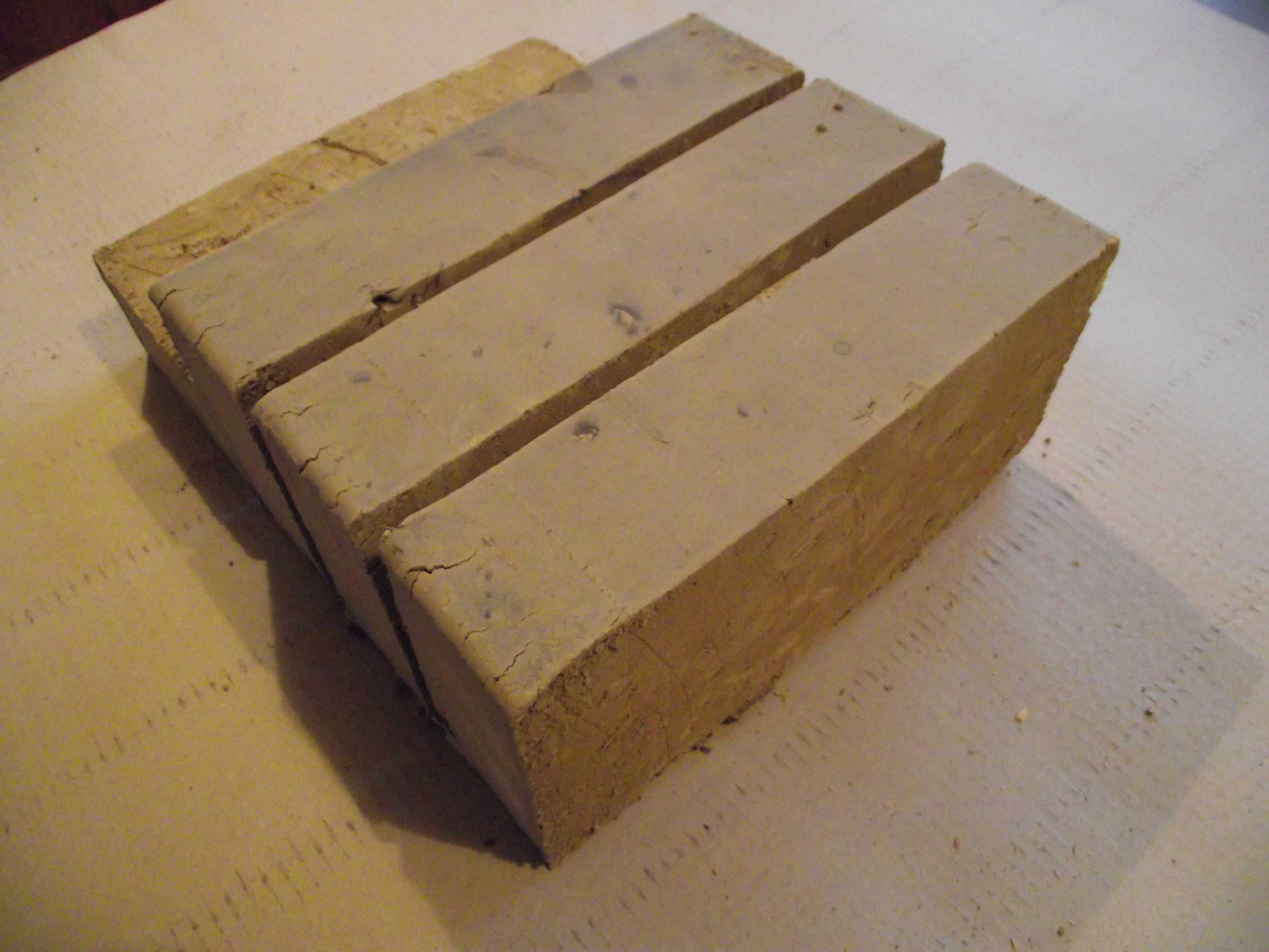 Glina w kostkach (sucha) 25 kg.