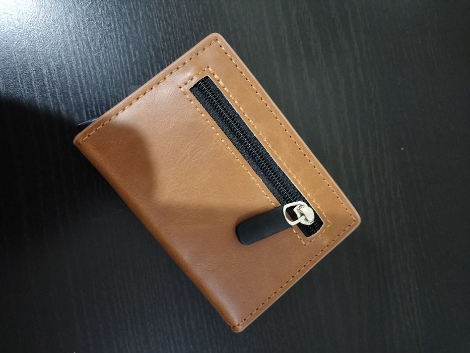 Carteira RFID castanha em pele