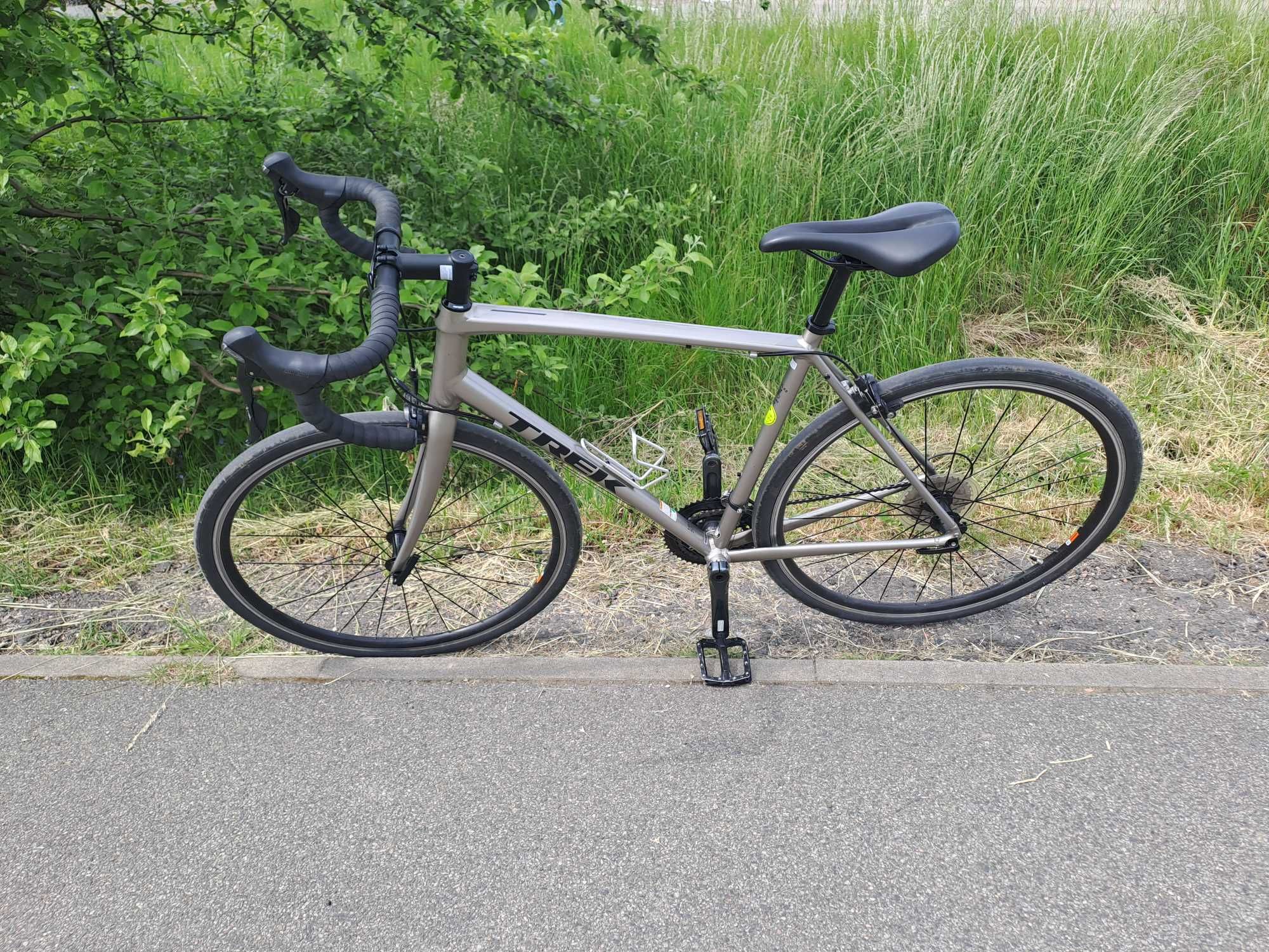 Rower szosowy TREK DOMANE AL 4 carbon