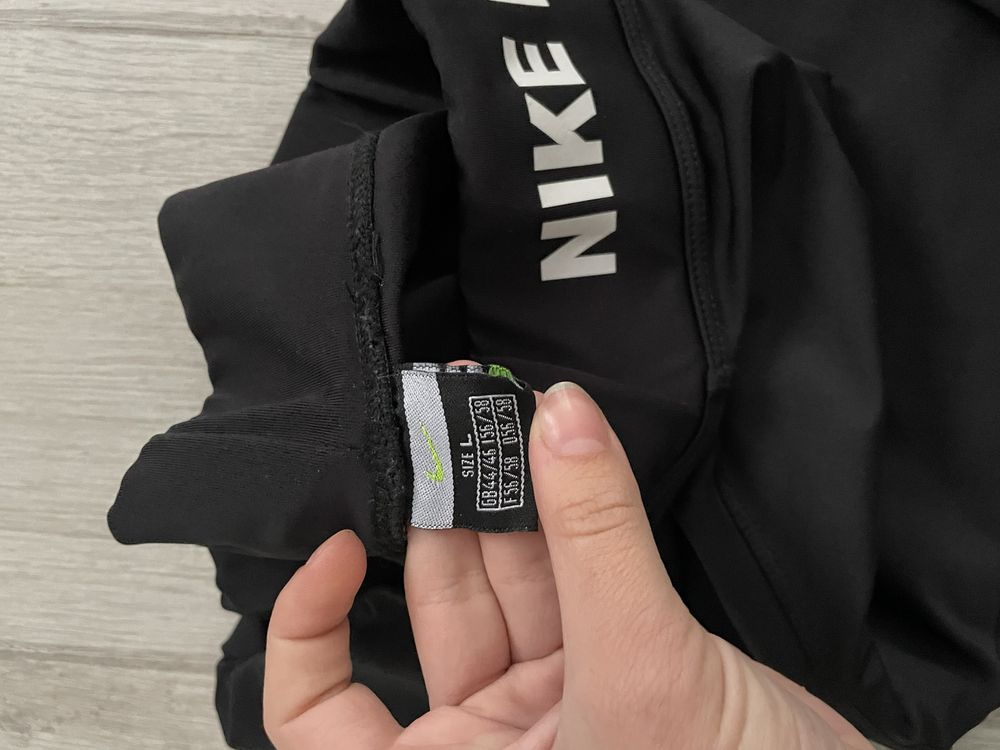 Чорні спортивні лосини Nike Pro