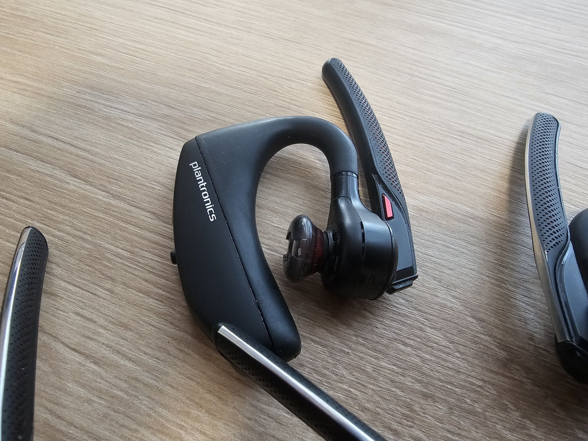 Бездротова гарнітура Plantronics Voyager 5200