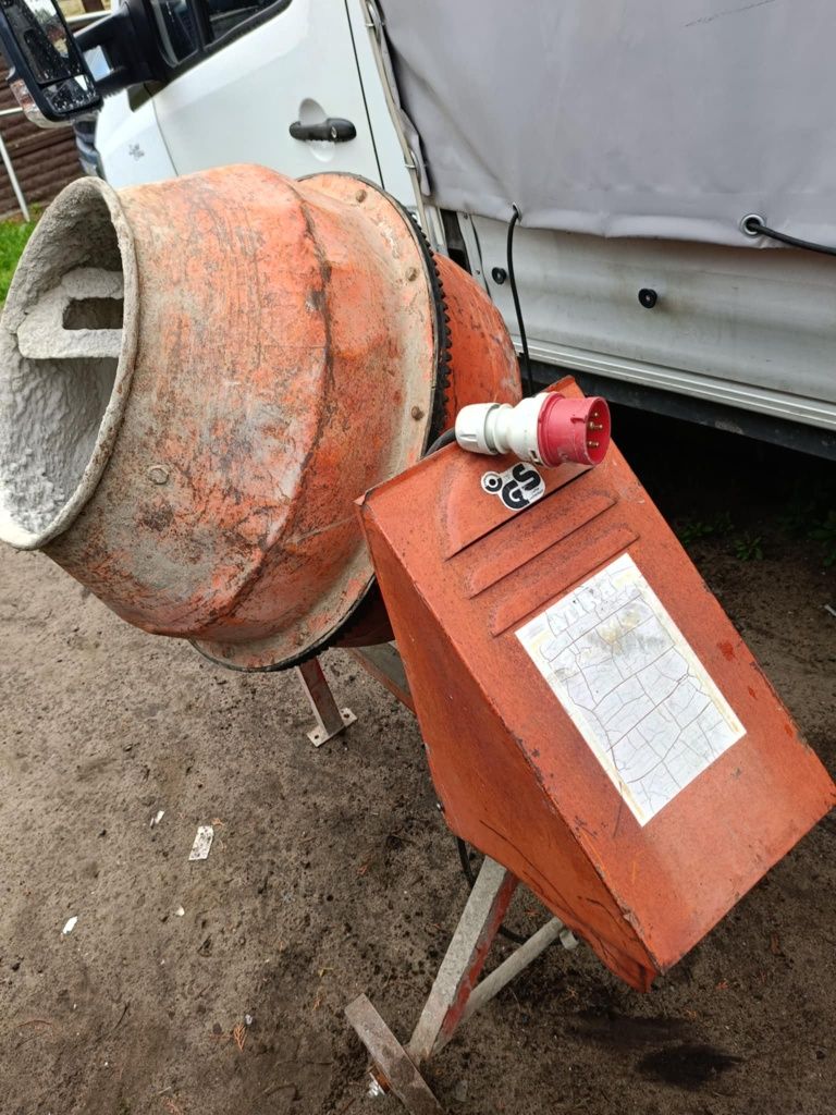 Betoniarka 130 L