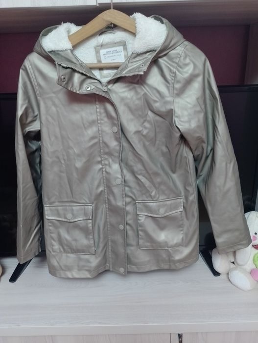 Куртка на дівчинку зимова