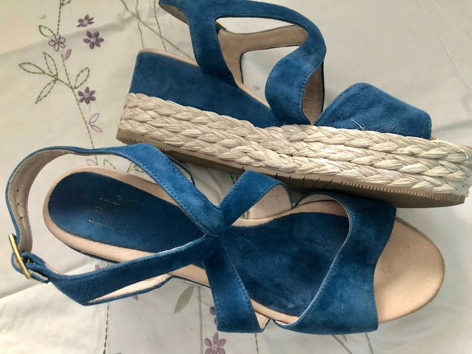 Sandały na koturnie Bili Bi