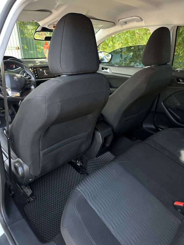 Продам PEUGEOT 308 2015