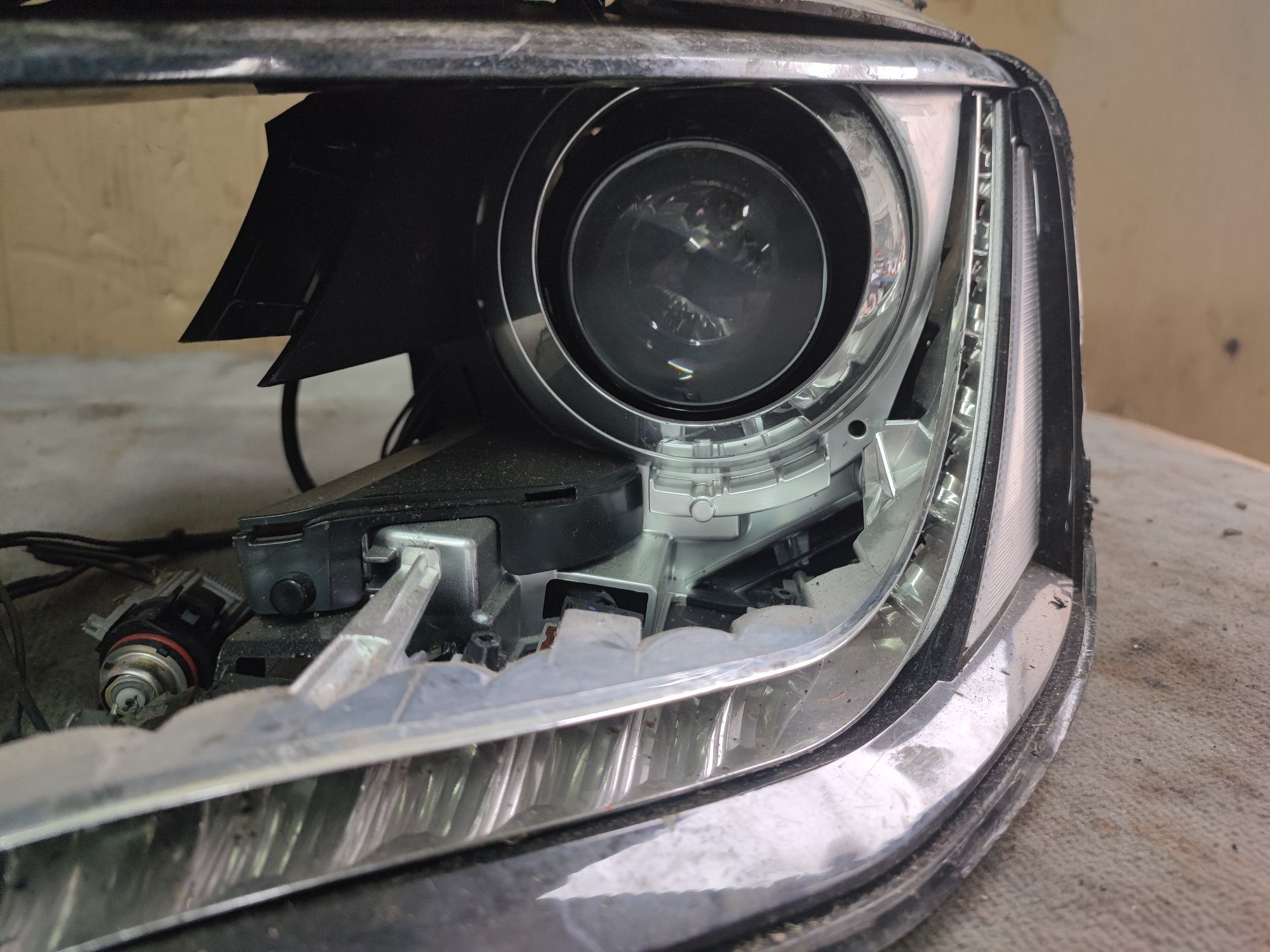 Lampa lewa LED audi A8 d4 Europa