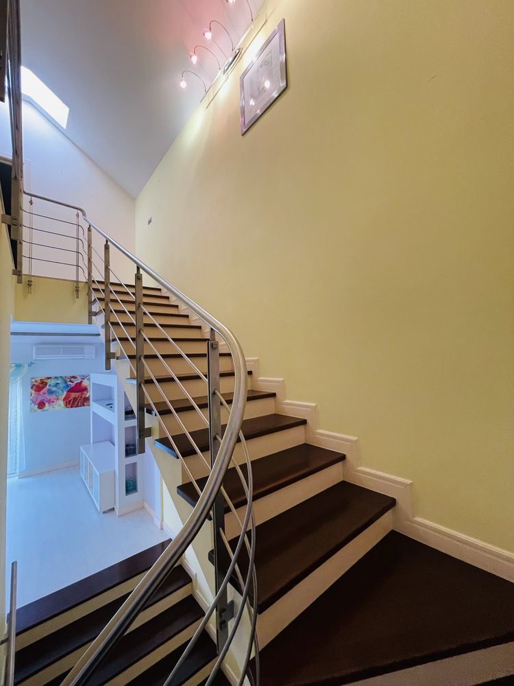 Przestronny dom z ogrodem dla rodziny - 240m2, 6 pokoi, garaż