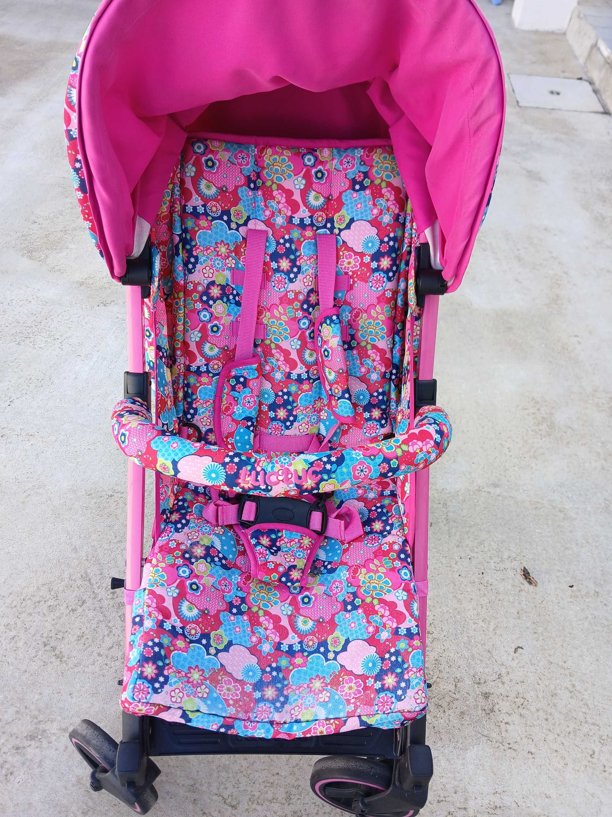 Carrinho de passeio tuctuc