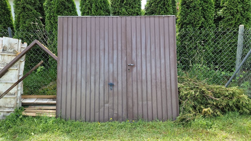 Brama garażowa 200x230 otwierana do góry