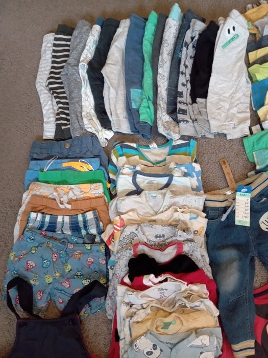 Zestaw paka ubrań dla chłopca roz.74/80 115 sztuk