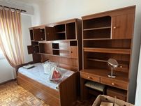 Conjunto de quarto , cama, roupeiro e secretaria