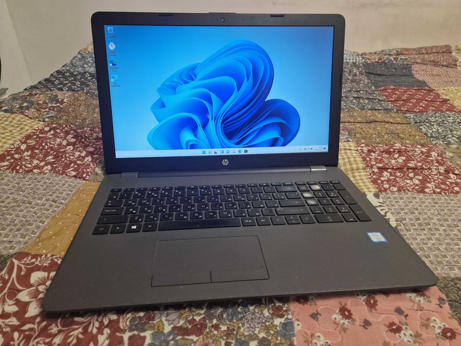 HP250G6/Full HD/Core™ i3 7020U/8DDR4/240SSD/Radeon R5 M330 2GB