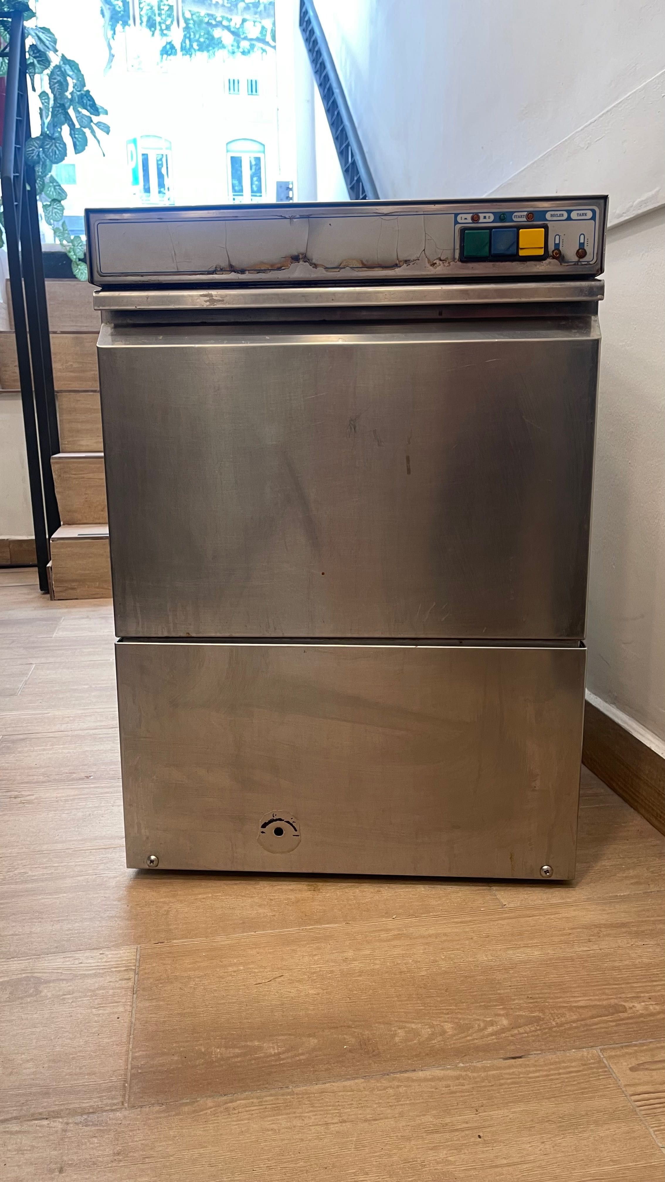 Maquina de lavar louça para hotelaria restauração