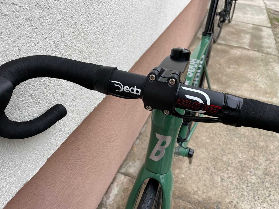 Rower szosowy full carbon, Boost R096-D disc, Shimano 105