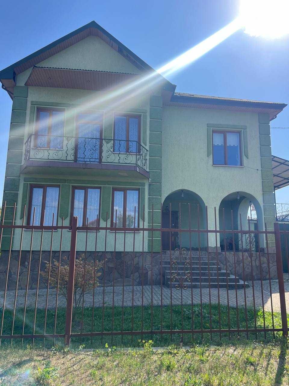 Продаж будинку біля лісу Зимна Вода