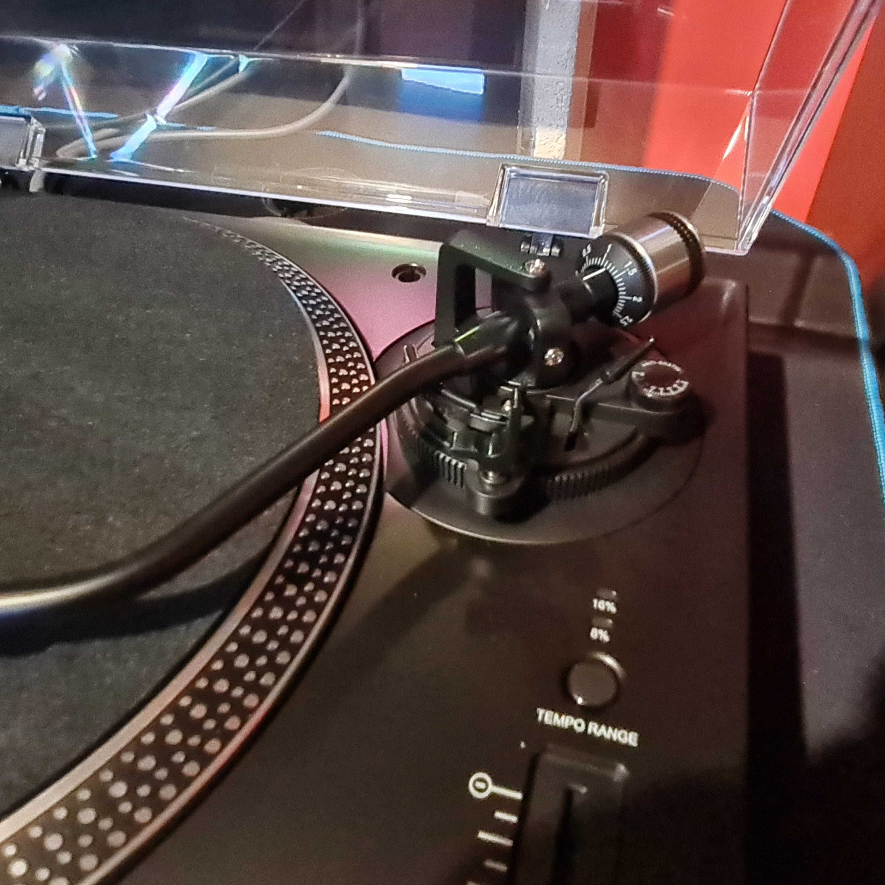 Gramofon Audio-technica LP120XUSB + Mini kolekcja winyli