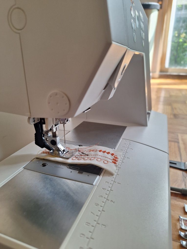 Maquina de costura pfaff passport 2.0