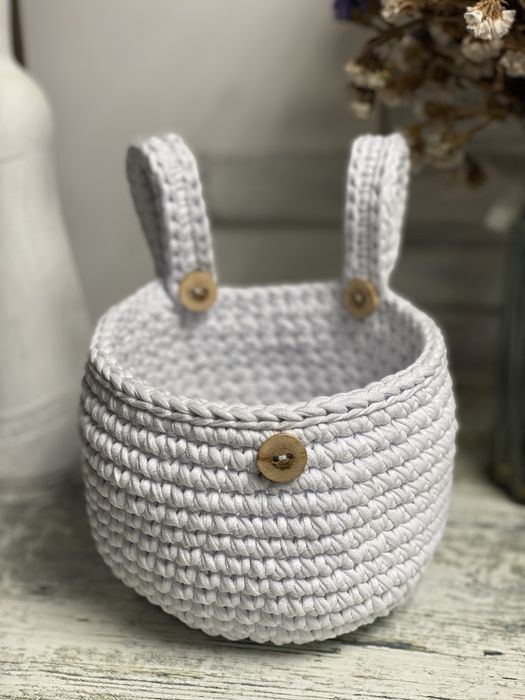 В'язаний кошик для дитячого ліжка