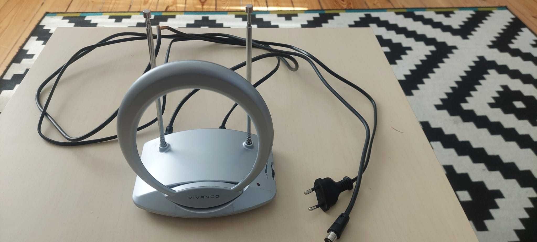 Mocna Antena pokojowa Vivanco TVA 3011 ze wzmacniaczem