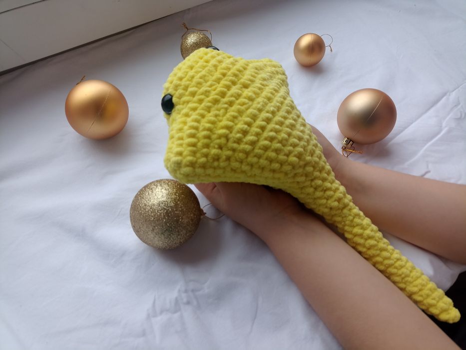 В'язаний жовтий скатик