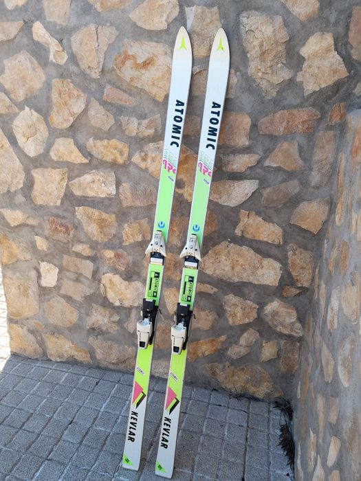 Ski neve atomic em bom estado 180m