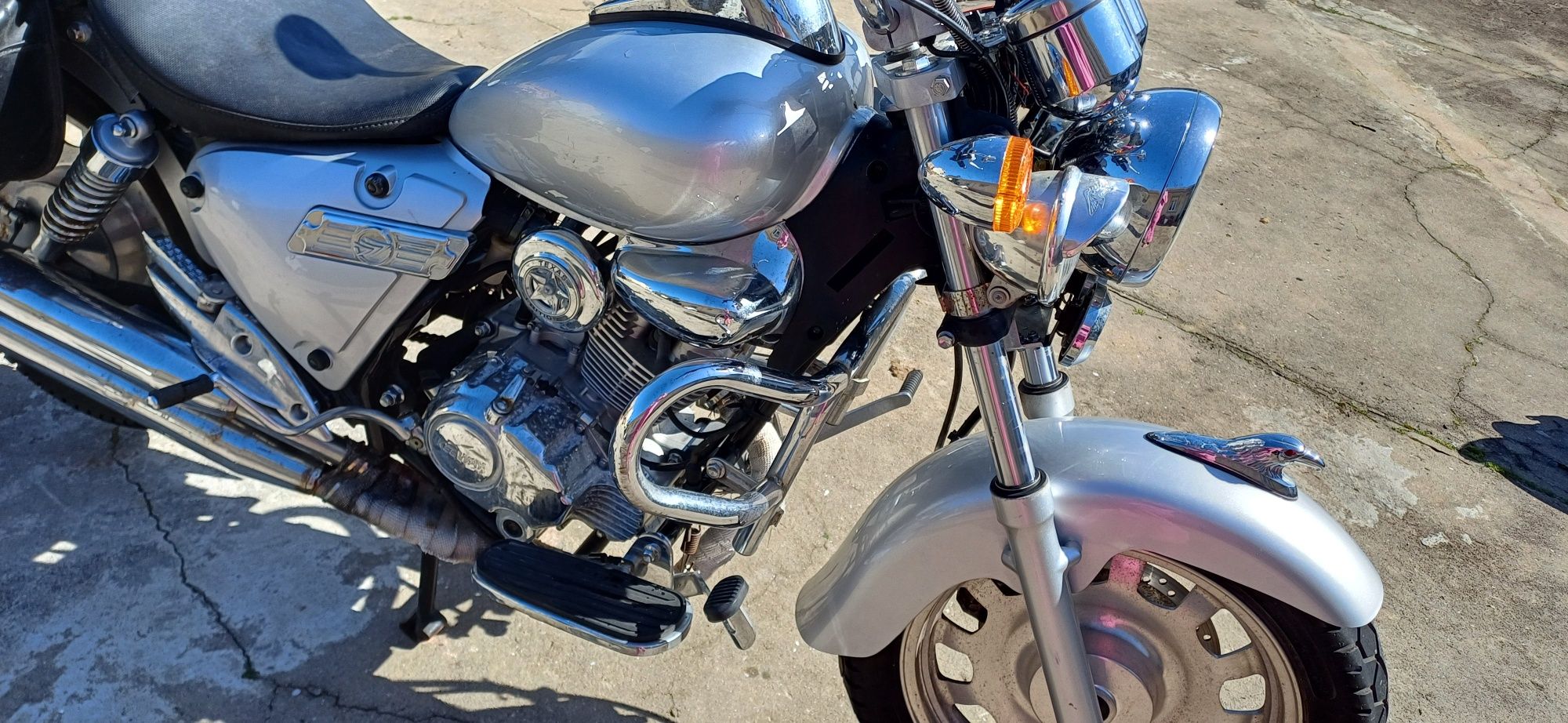 Vendo 125 superlight impecável linda e poucos km