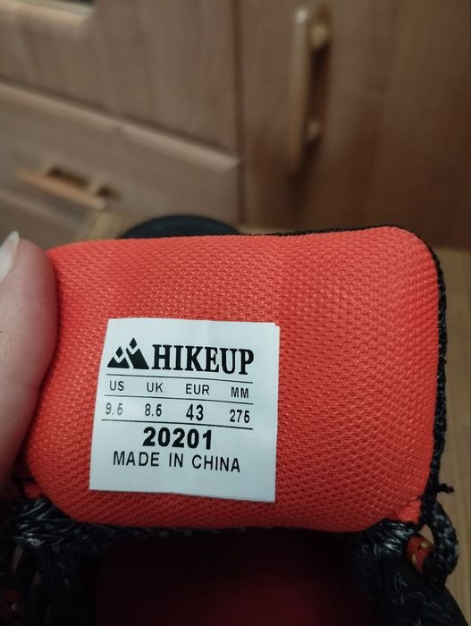 Продам кросовки HIKEUP 41 размер.