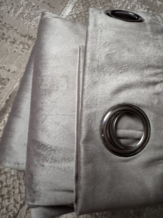 Zasłony   welwet  , beżowe.