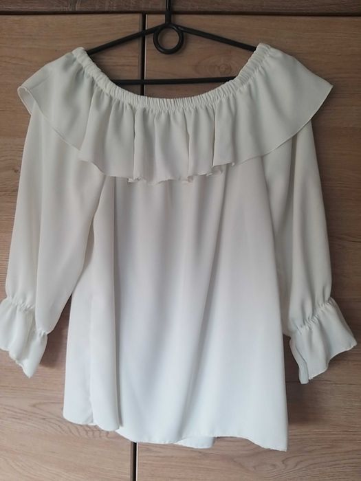 Biała Bluzka z falbanką