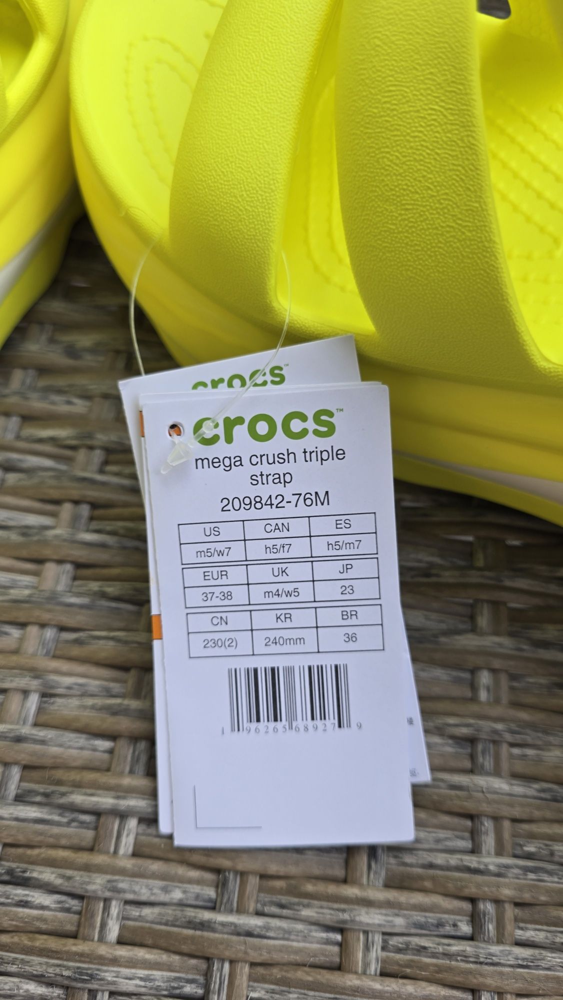 Новинка шльопки на платформі crocs  mega crush
