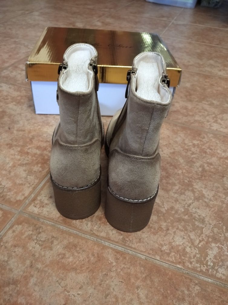 Botas novas tamanho 38